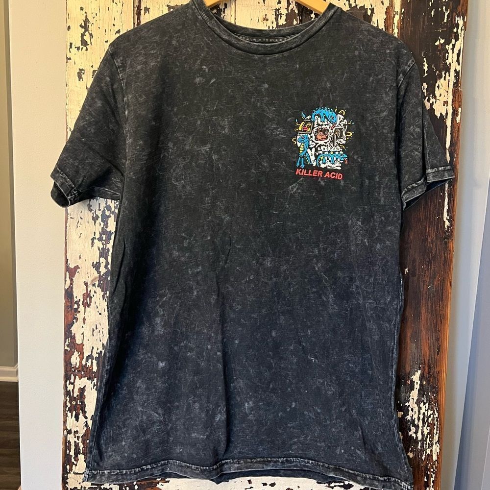 Killer Acid WORLD GOES ON T-SHIRT Acid Wash unisex T-shirt. Size XL. Climate.